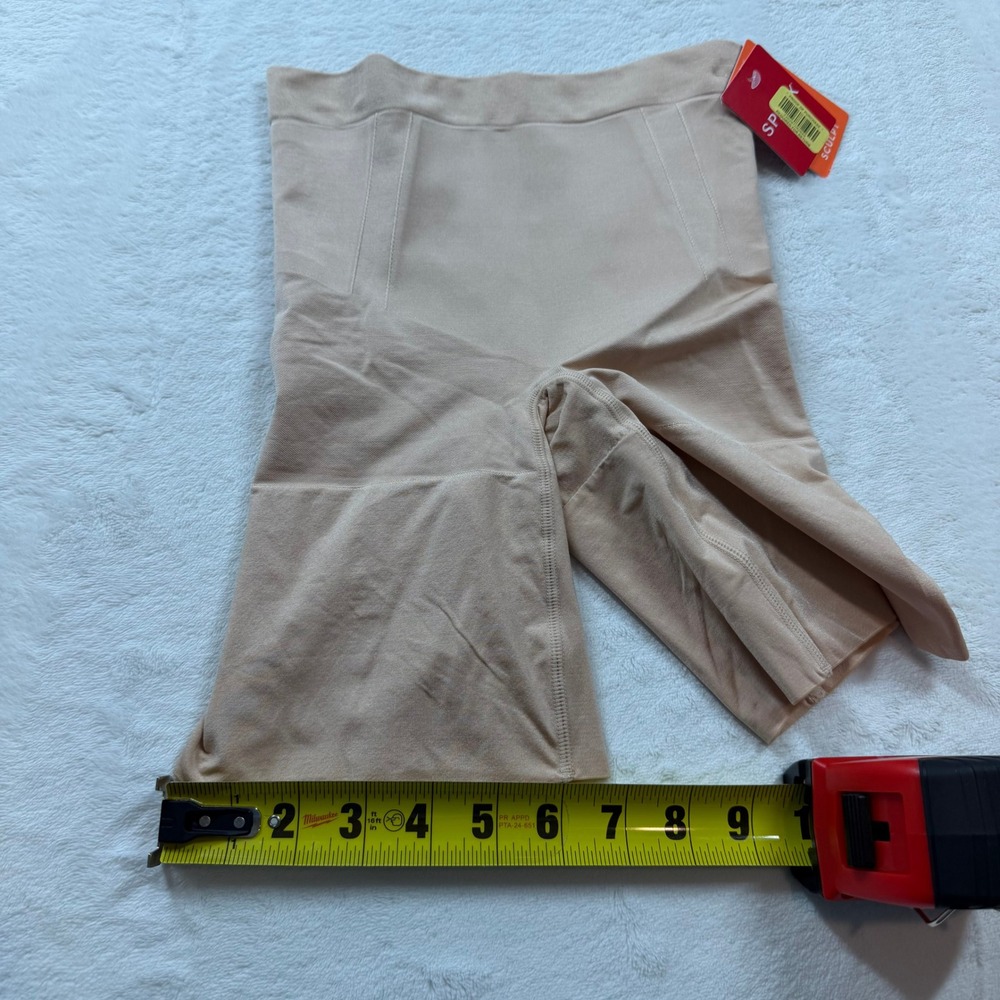 Spanx OnCore High-Waisted Mid-Thigh Short Womens Small Beige NWT Sculpting - Picture 2 of 10